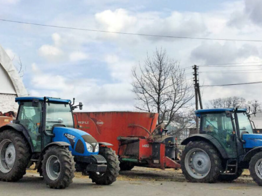 змішувач-кормороздавач KUHN .png