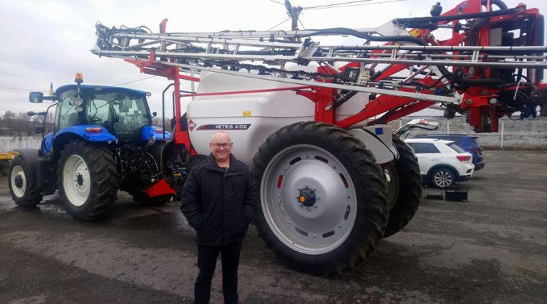 Обприскувач METRIS 4102 AUTOSPRAY  на голову вище та технологічніше ніж інші моделі.