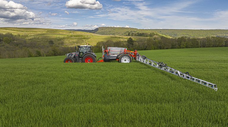 Причіпний обприскувач METRIS 4102 AUTOSPRAY