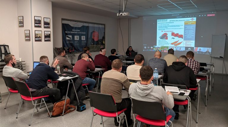 Міжсезоння чудова пора для навчання! Тренінг з техніки KUHN.