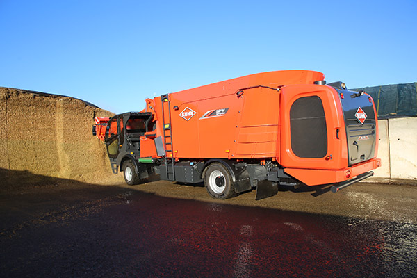 Неперевершена продуктивність при різанні силосу!